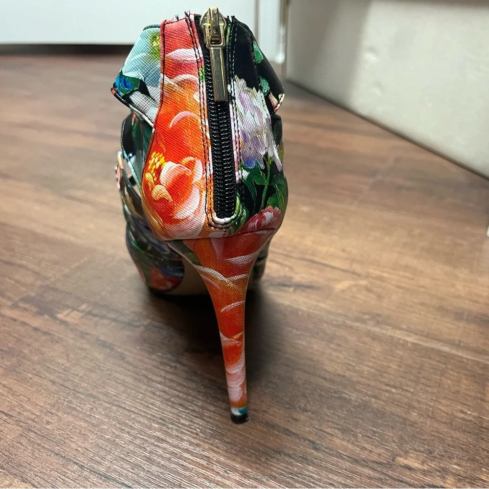 Madden Girl Raceyyy Floral Lace Up Heels With Zipper Back Size 10